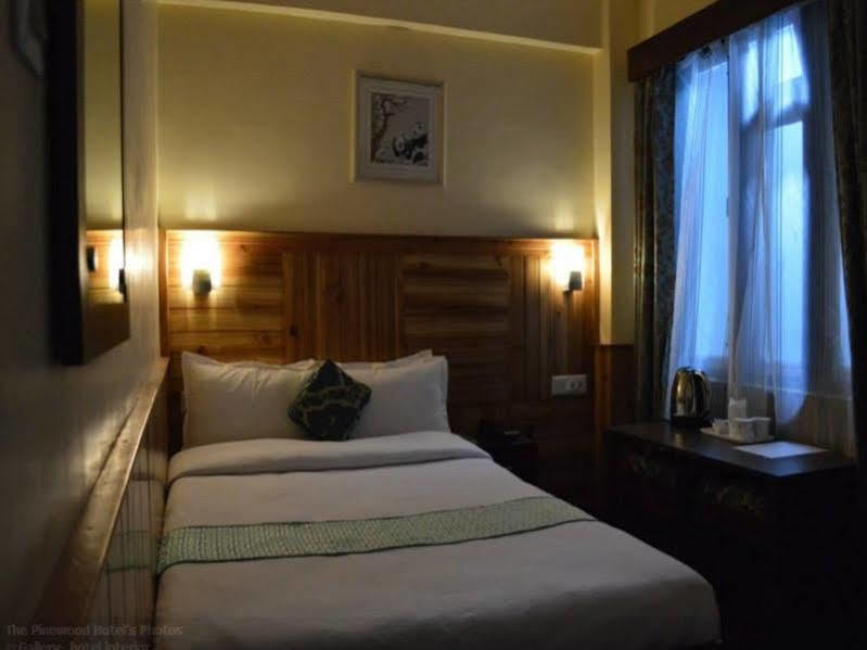 Treebo Trend The Pinewood Hotel Darjeeling  Exterior photo